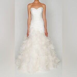 Monique Luhillier Bliss Elegant Strapless Gown *Salon Sample*  VG Condition